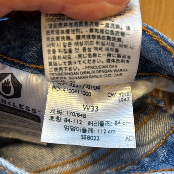 Levi’s Women’s 501 Shorts Denim Cutoff Button Fly Size 33 - Picture 9 of 9